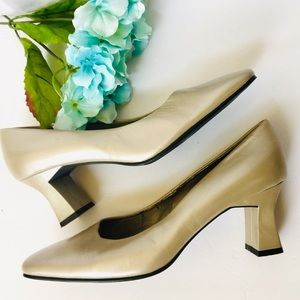 SRO Champagne Heels Leather Size 9 Comfortable
